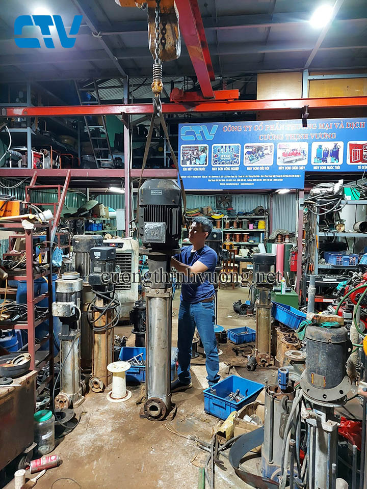Sửa chữa máy bơm trục đứng trong hệ thống cấp nước nồi hơi